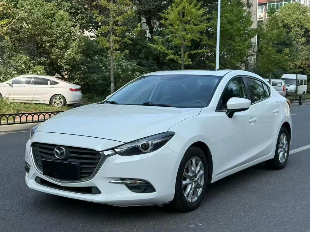 Mazda 3 Axela 2017 — фото автомобиля 1