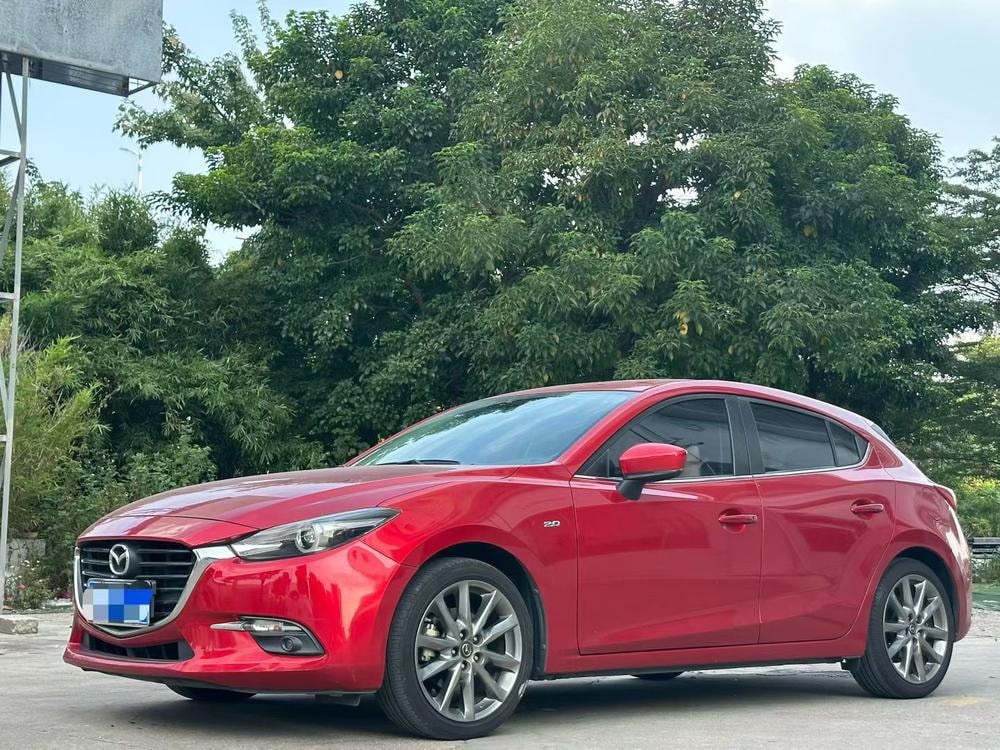 Mazda 3 Axela 2017 — фото автомобиля