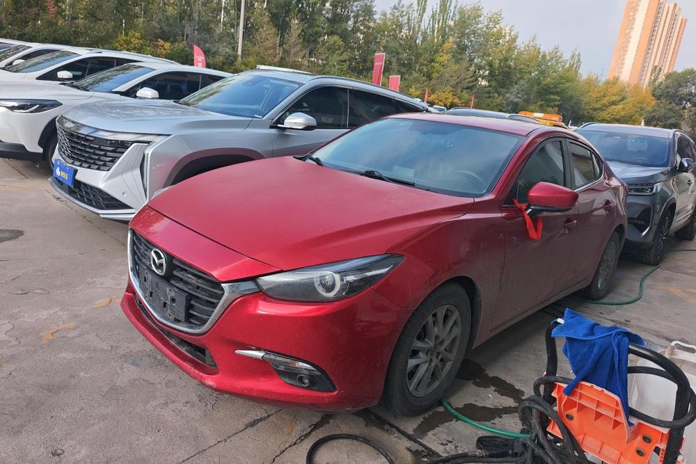 Mazda 3 Axela 2017 — фото автомобиля