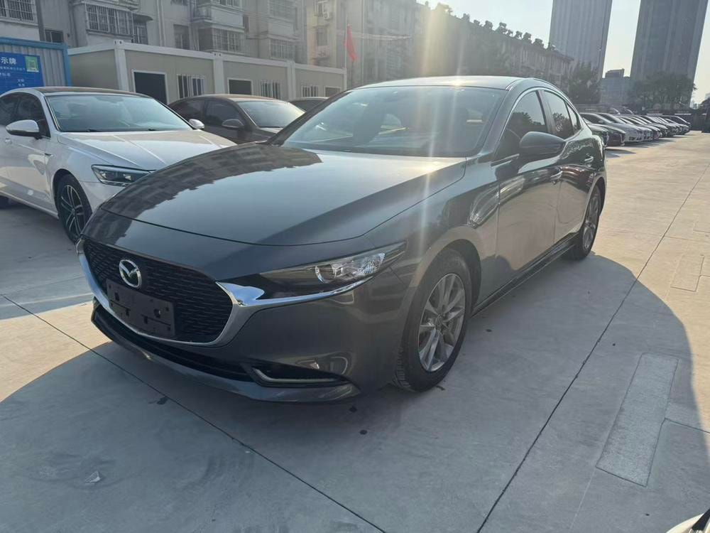 Mazda 3 Axela 2020 — фото автомобиля