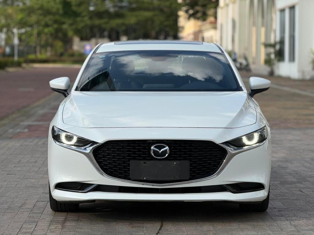 Mazda 3 Axela 2023 — фото автомобиля
