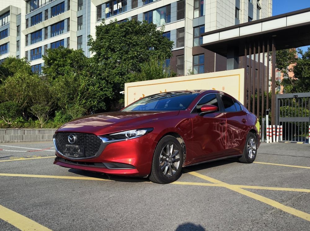 Mazda 3 Axela 2021 — фото автомобиля