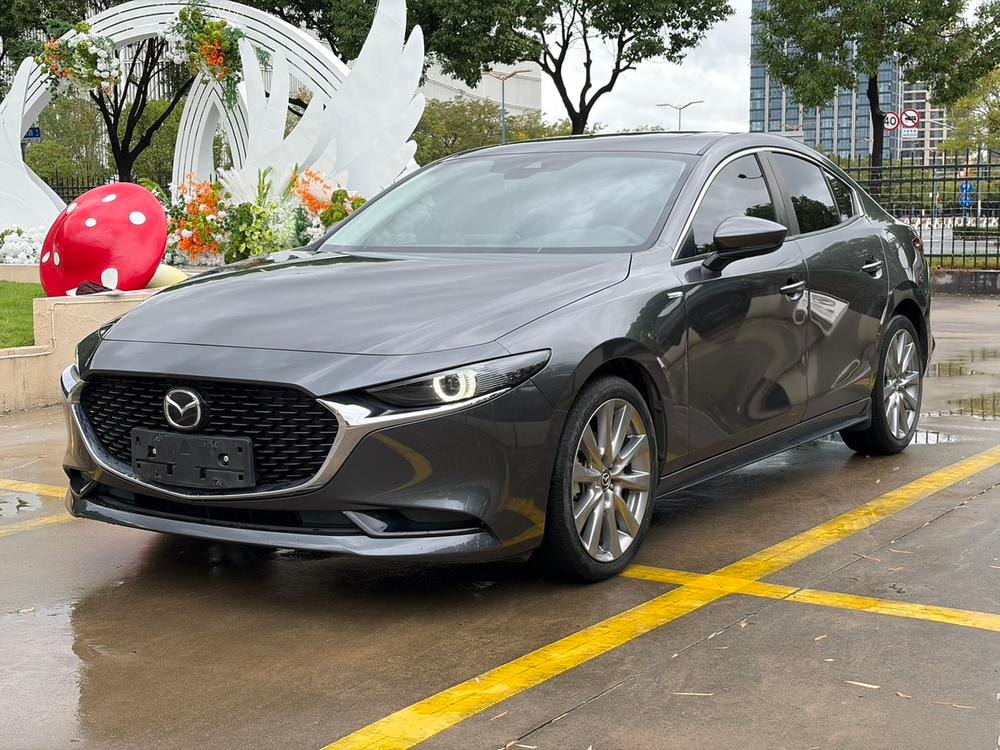 Mazda 3 Axela 2022 — фото автомобиля