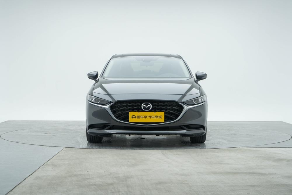 Mazda 3 Axela 2020 — фото автомобиля