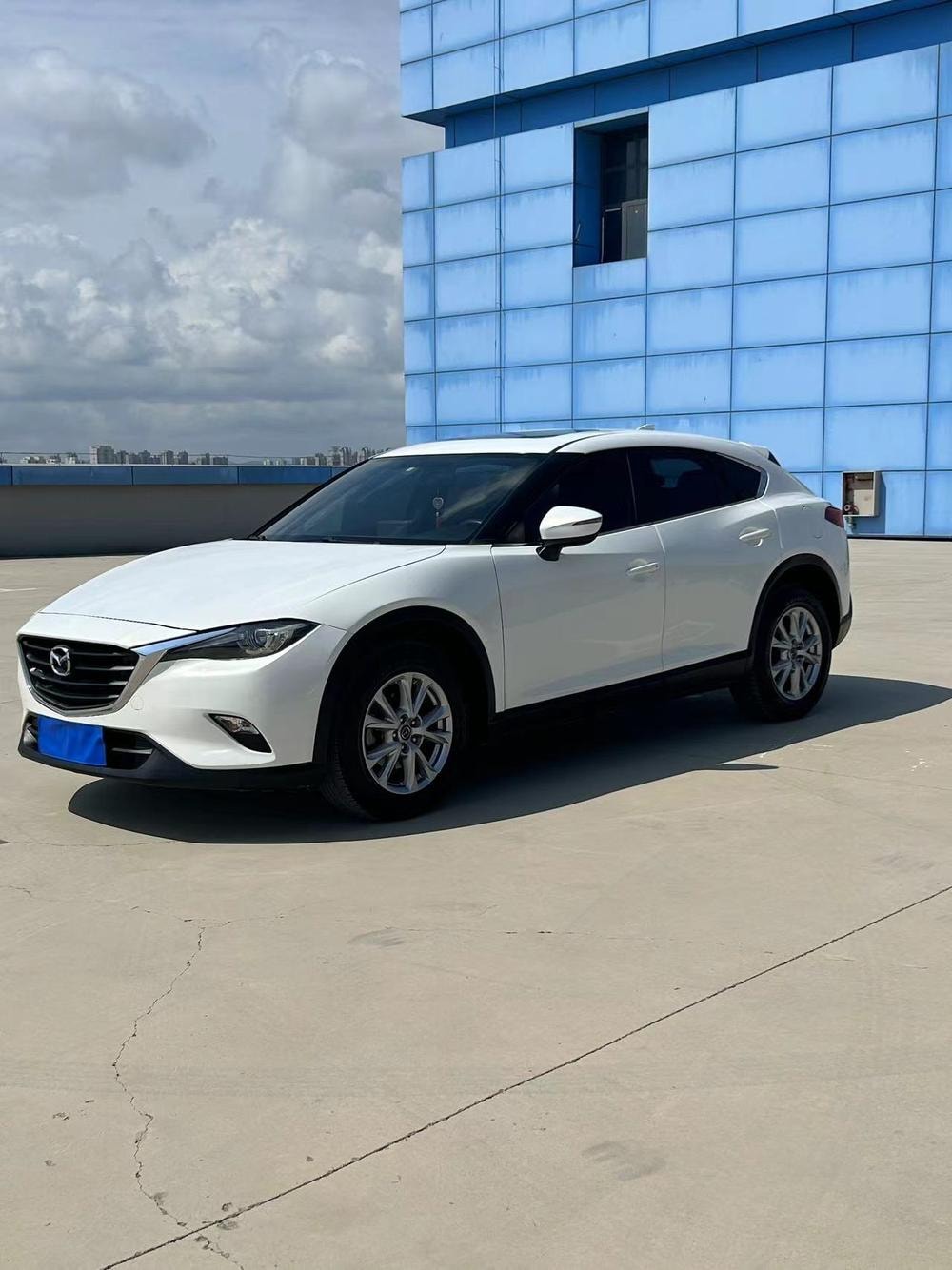 Mazda CX-4 2018 — фото автомобиля
