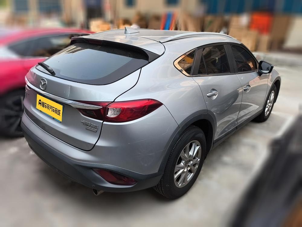 Mazda CX-4 2018 — фото автомобиля 1