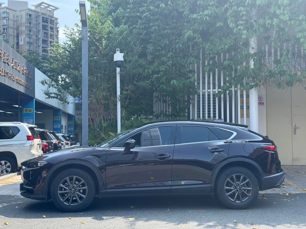 Mazda CX-4 2021 — фото автомобиля 1