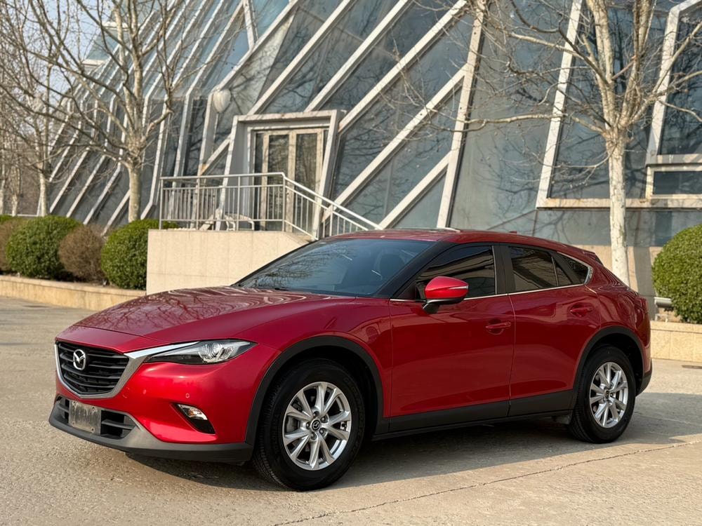 Mazda CX-4 2018 — фото автомобиля