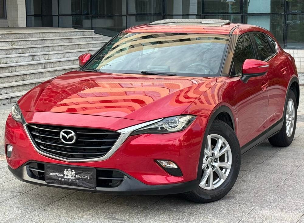 Mazda CX-4 2018 — фото автомобиля