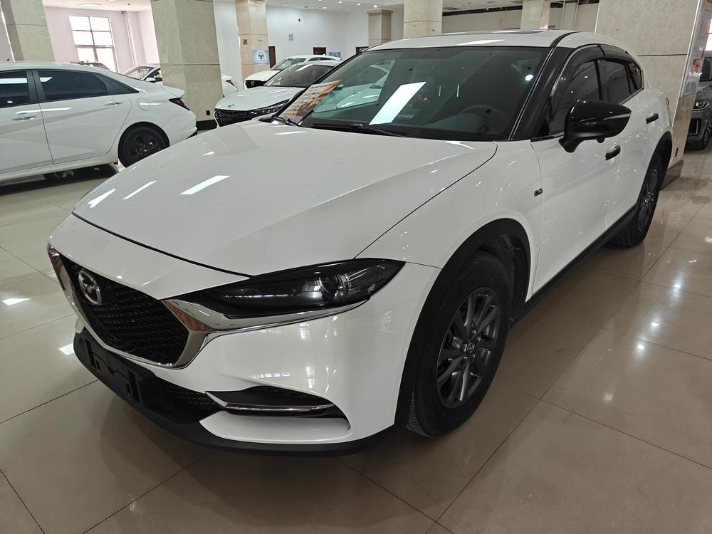 Mazda CX-4 2021 — фото автомобиля 1