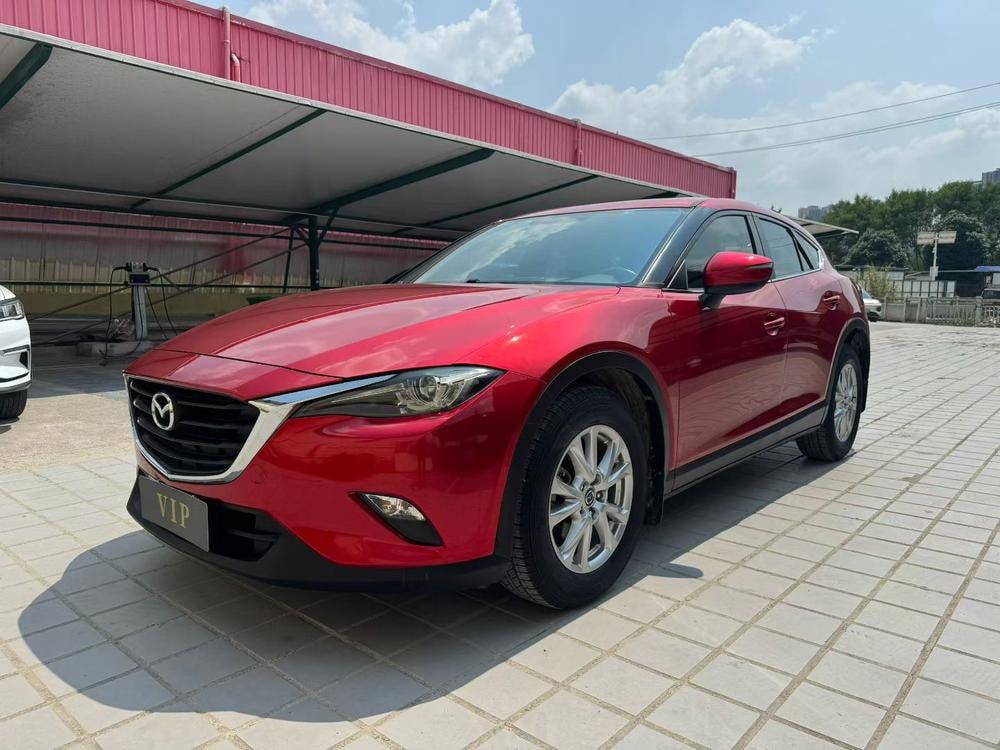 Mazda CX-4 2018 — фото автомобиля