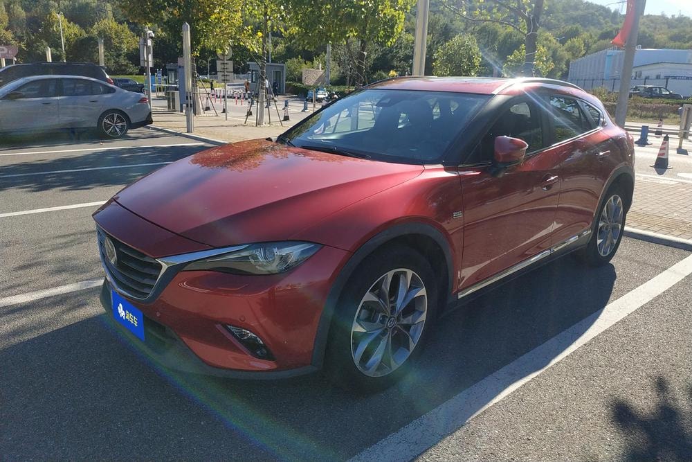 Mazda CX-4 2018 — фото автомобиля
