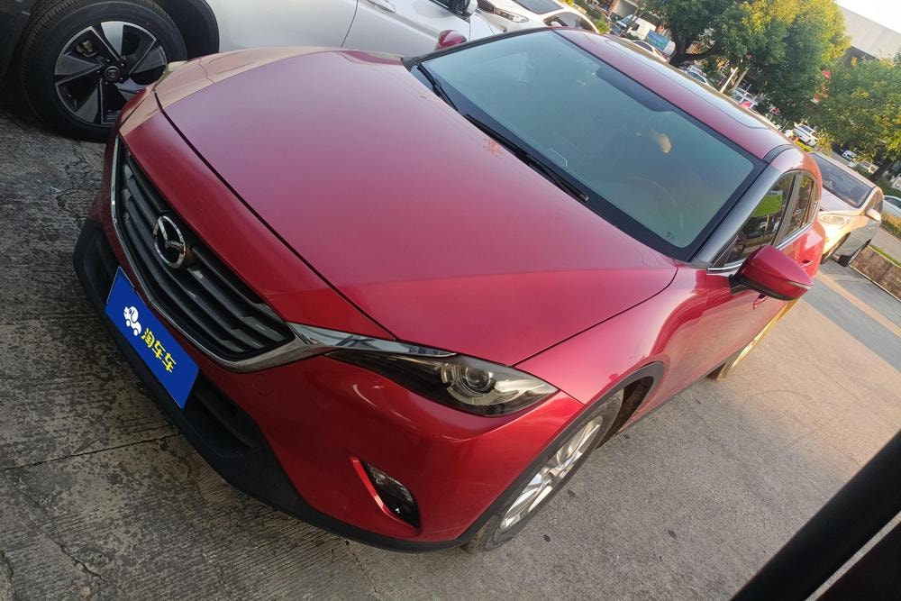 Mazda CX-4 2018 — фото автомобиля