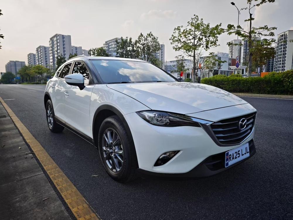 Mazda CX-4 2018 — фото автомобиля