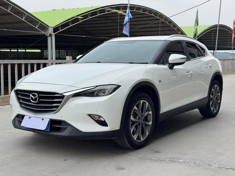 Mazda CX-4 2018 — фото автомобиля