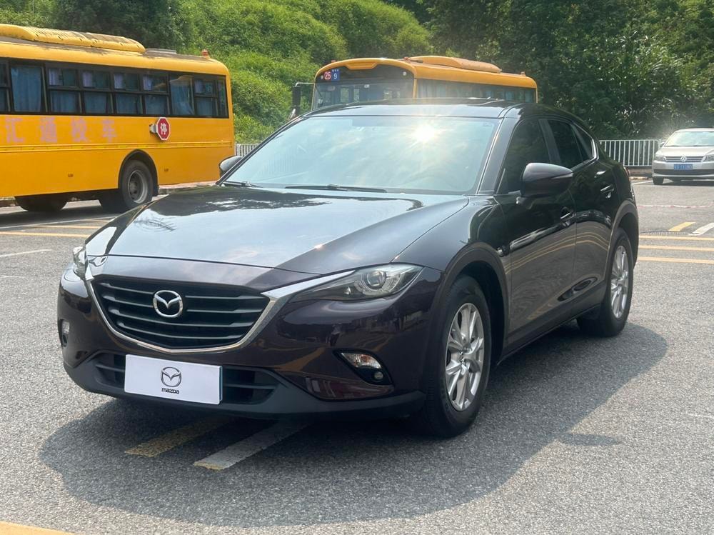 Mazda CX-4 2018 — фото автомобиля