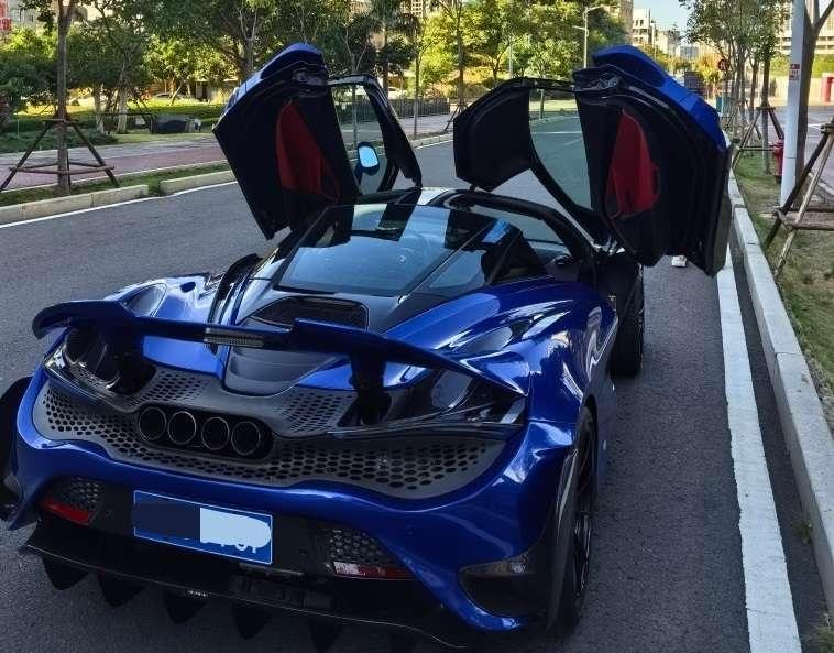 McLaren 720S 2019 — фото автомобиля