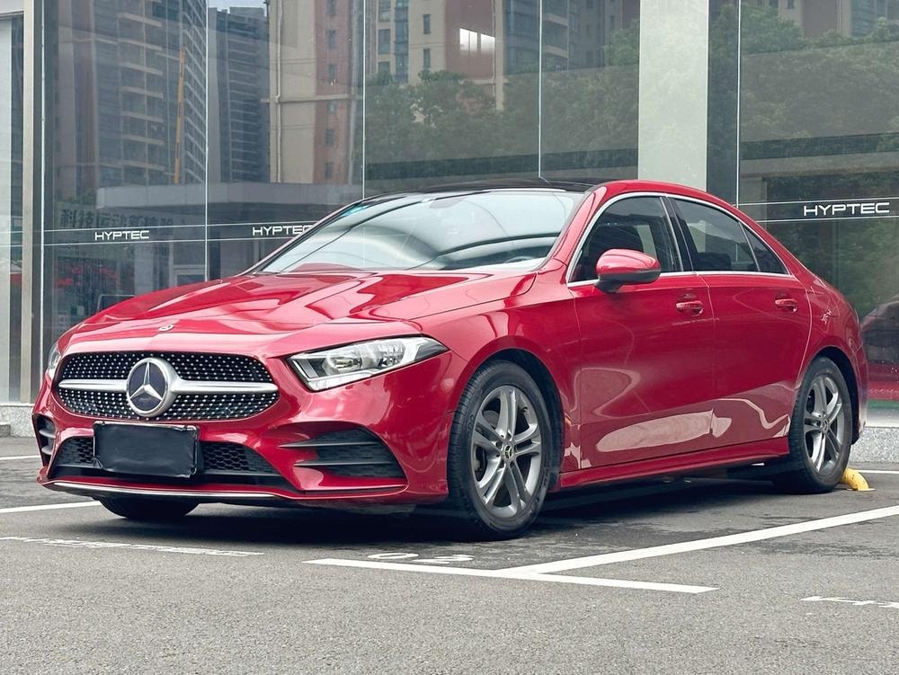 Mercedes-Benz A-Class 2021 — фото автомобиля