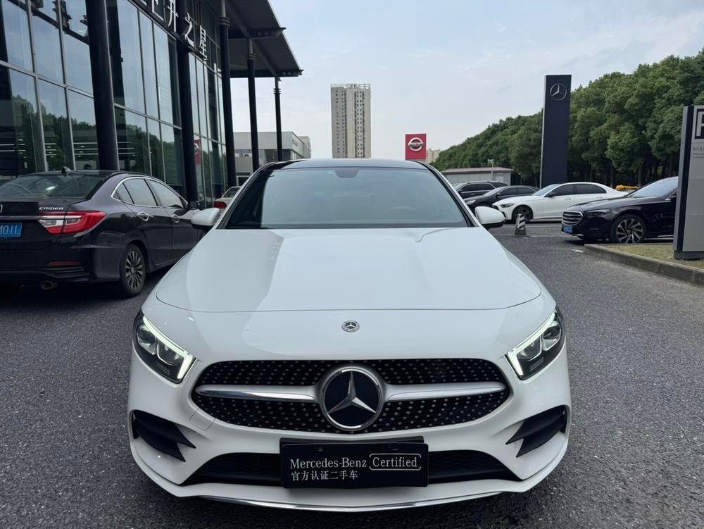Mercedes-Benz A-Class 2022 — фото автомобиля
