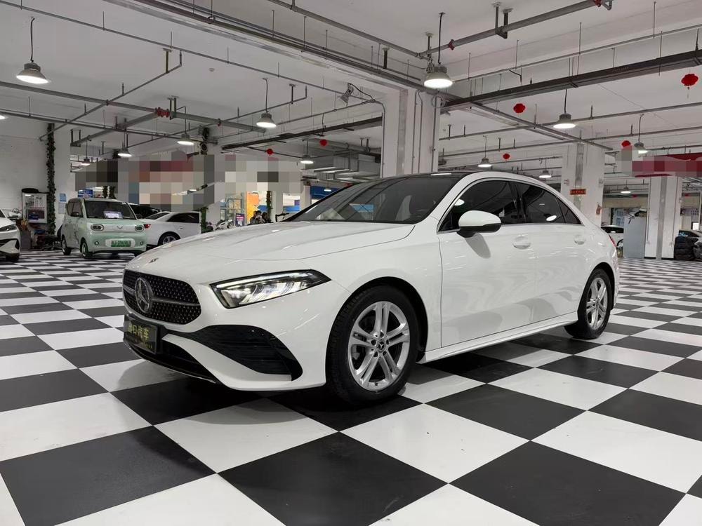 Mercedes-Benz A-Class 2023 — фото автомобиля 1