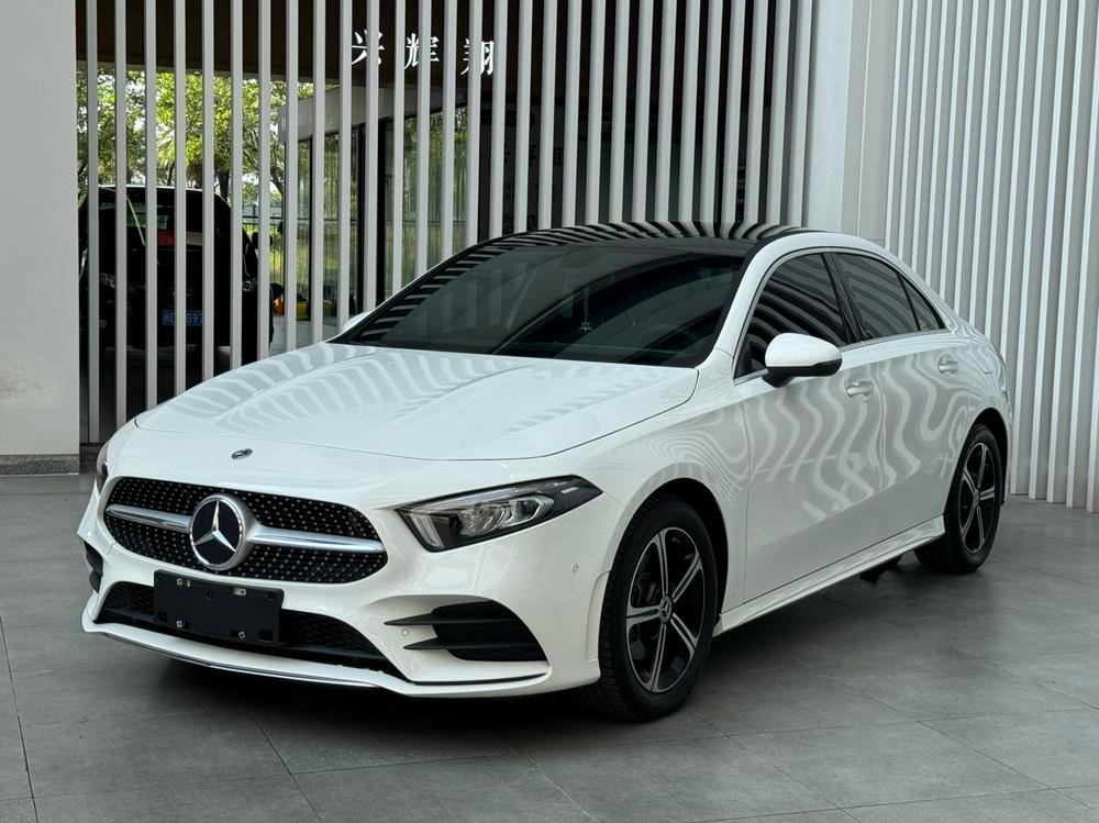 Mercedes-Benz A-Class 2022 — фото автомобиля 1
