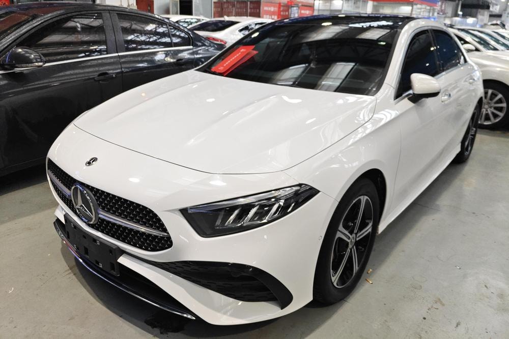 Mercedes-Benz A-Class 2023 — фото автомобиля 1