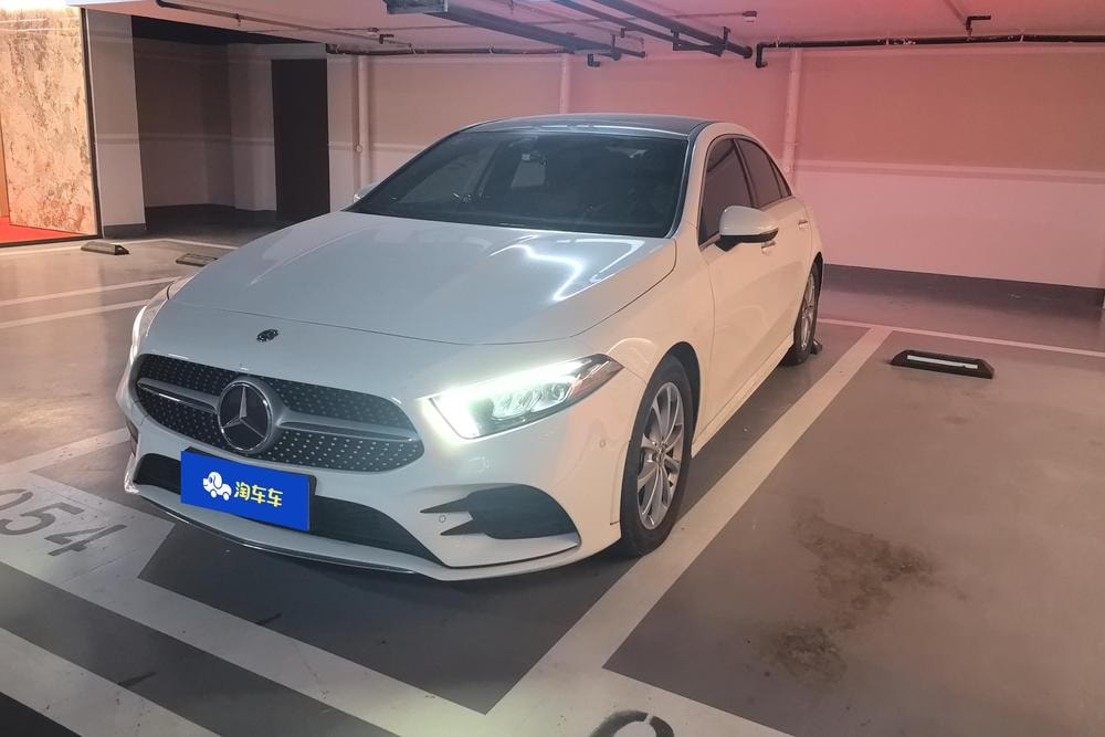 Mercedes-Benz A-Class 2019 — фото автомобиля
