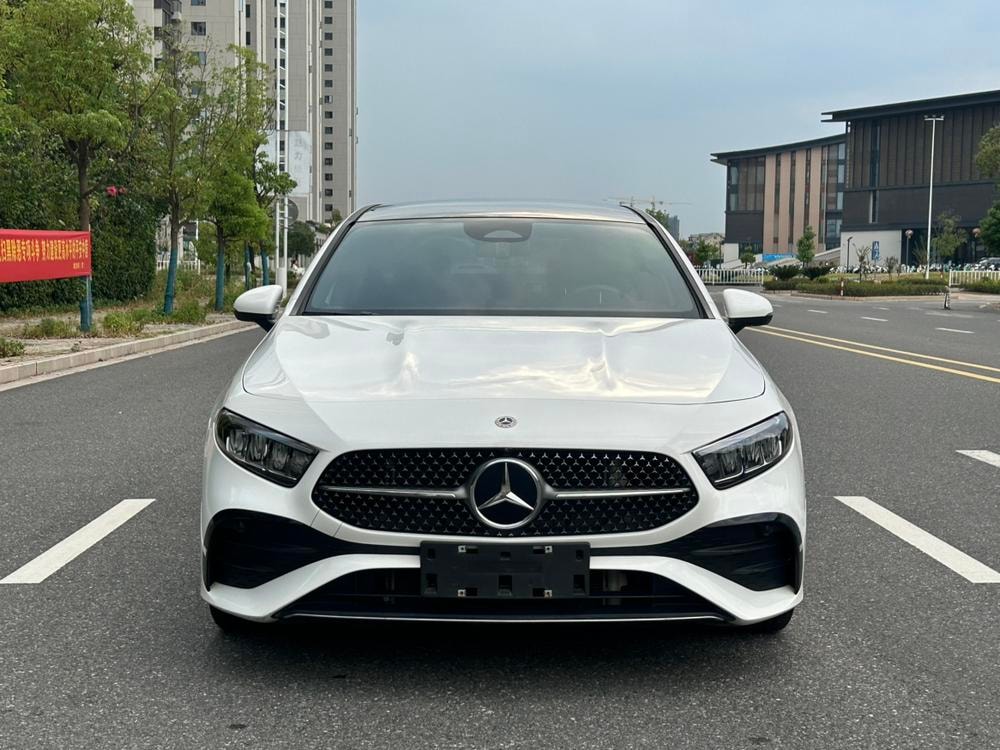 Mercedes-Benz A-Class 2023 — фото автомобиля 1