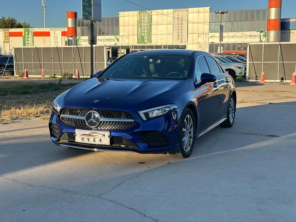 Mercedes-Benz A-Class 2021 — фото автомобиля 1