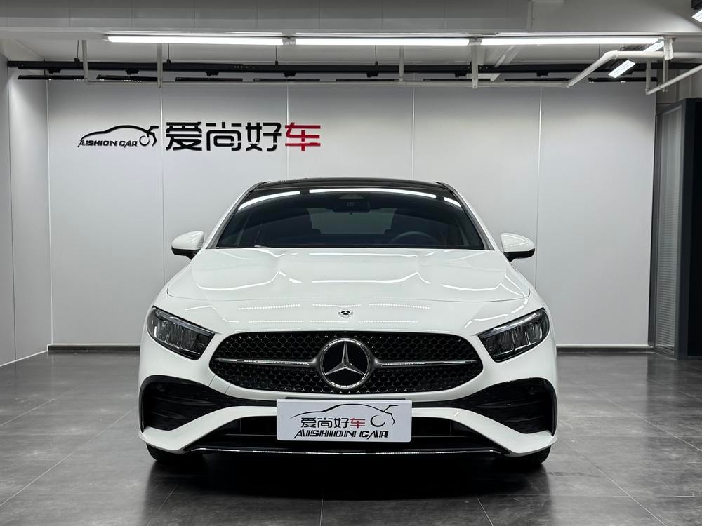 Mercedes-Benz A-Class 2025 — фото автомобиля 1