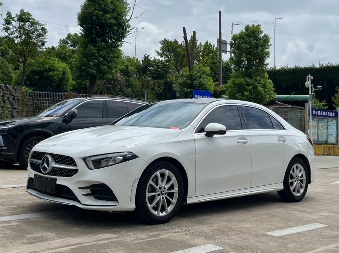 Mercedes-Benz A-Class 2022 — фото автомобиля 1