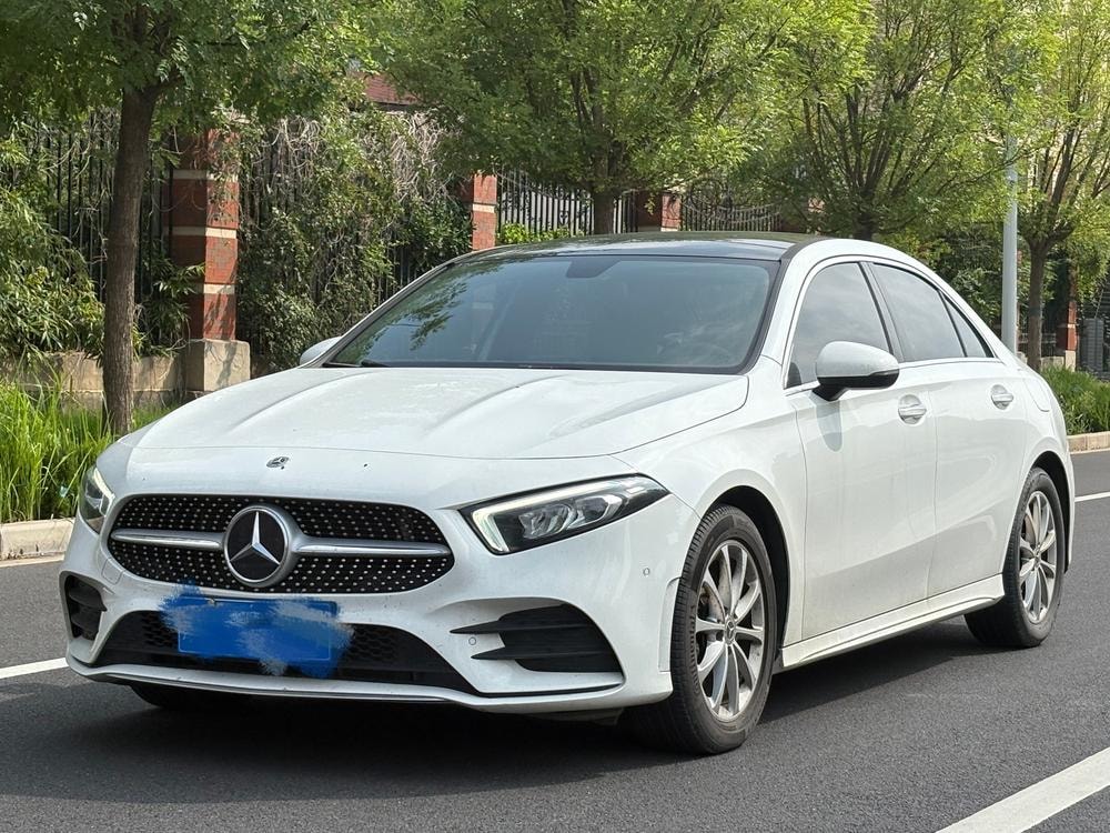 Mercedes-Benz A-Class 2022 — фото автомобиля