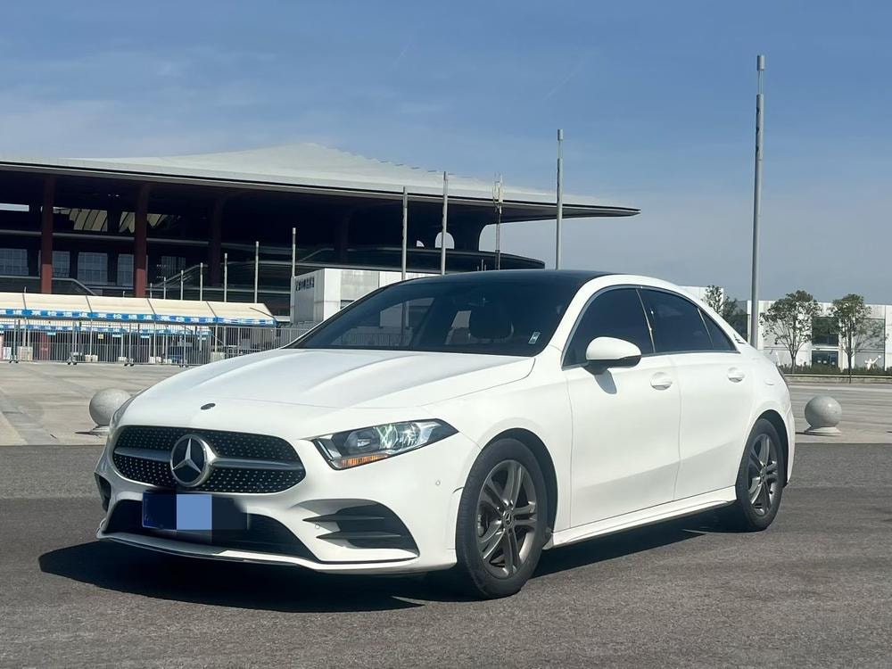 Mercedes-Benz A-Class 2020 — фото автомобиля