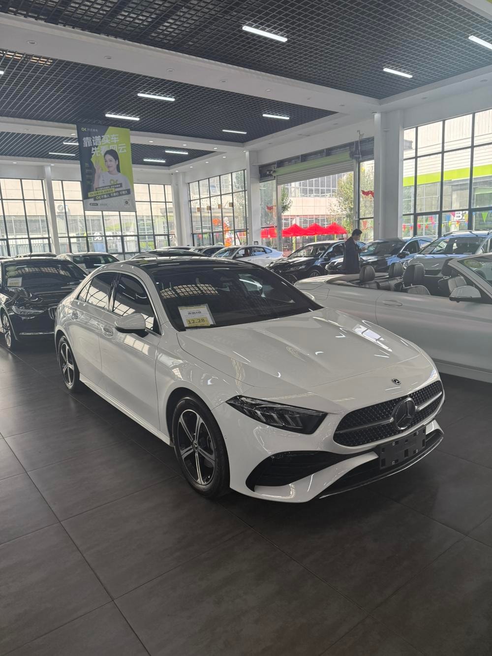 Mercedes-Benz A-Class 2023 — фото автомобиля