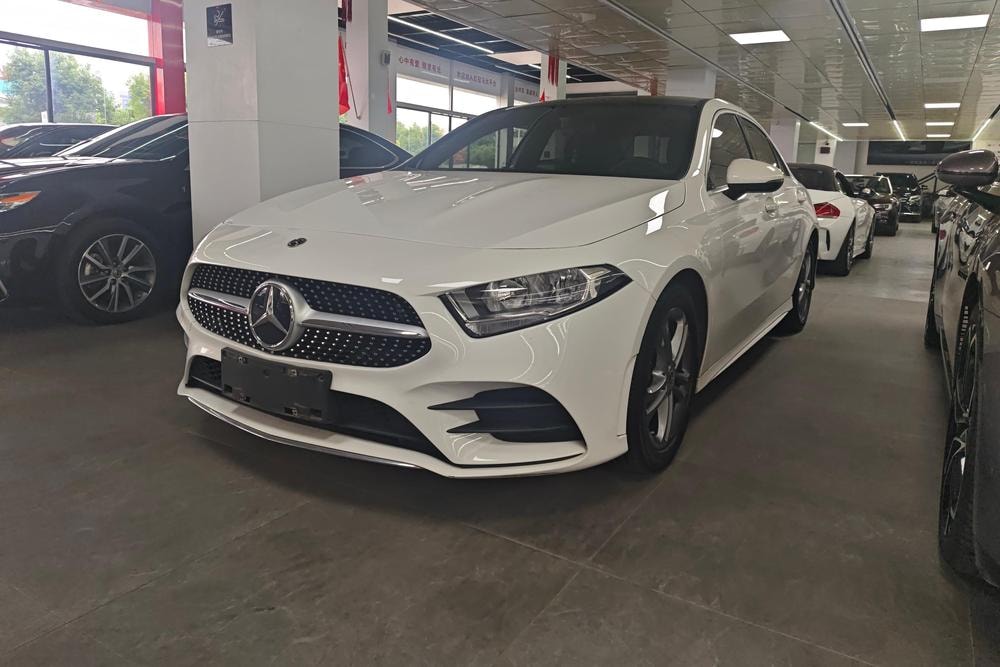 Mercedes-Benz A-Class 2022 — фото автомобиля 1