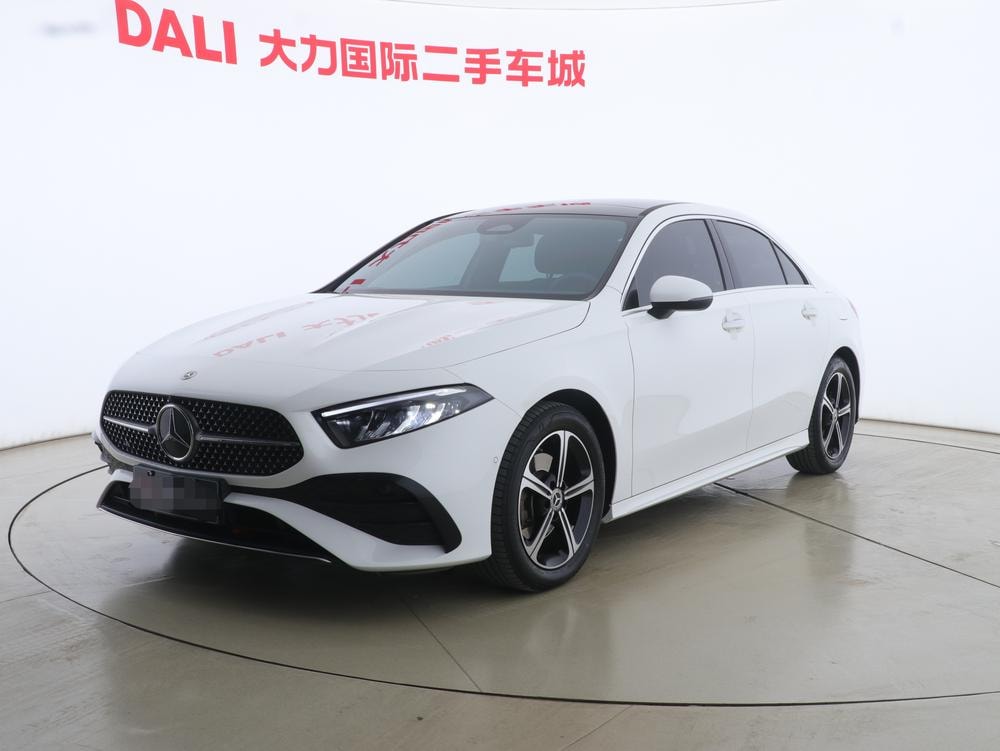 Mercedes-Benz A-Class 2024 — фото автомобиля