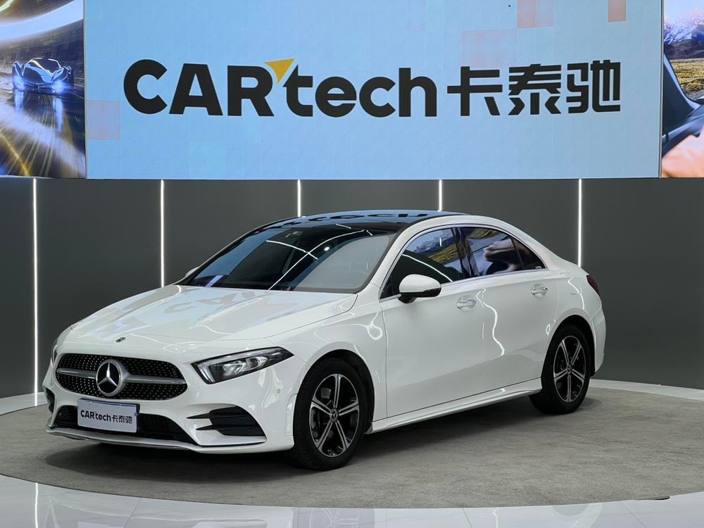 Mercedes-Benz A-Class 2022 — фото автомобиля