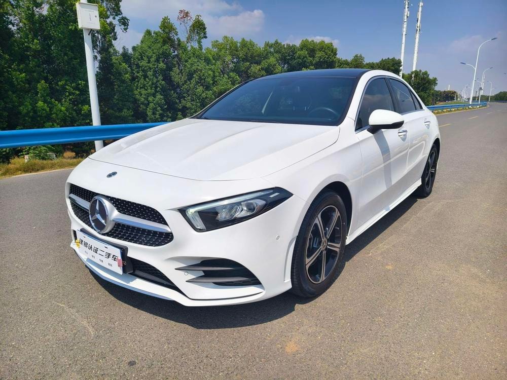Mercedes-Benz A-Class 2022 — фото автомобиля 1