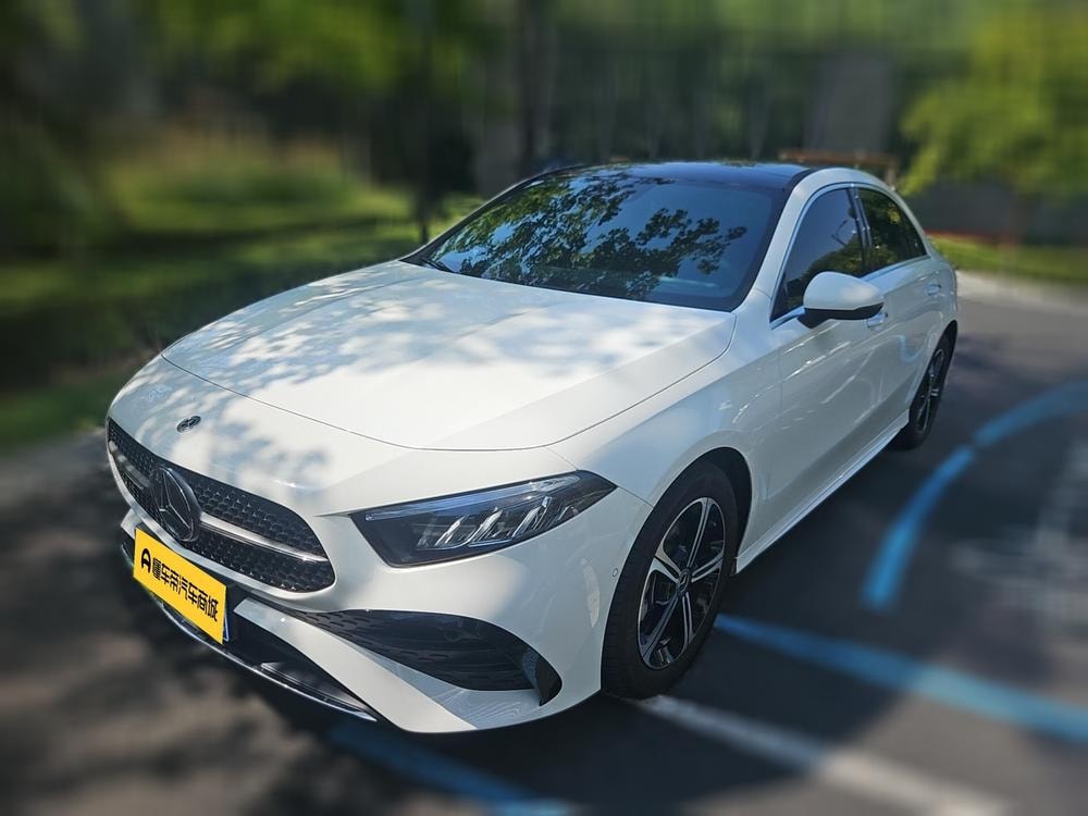 Mercedes-Benz A-Class 2024 — фото автомобиля 1