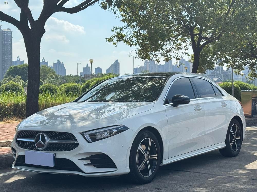 Mercedes-Benz A-Class 2023 — фото автомобиля 1