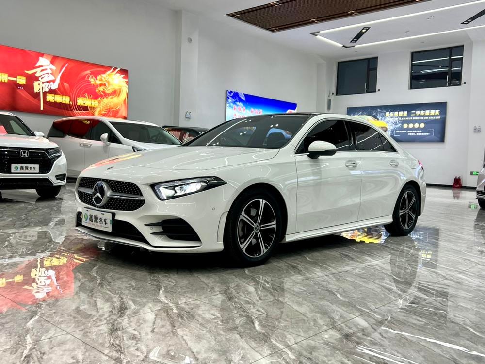 Mercedes-Benz A-Class 2022 — фото автомобиля