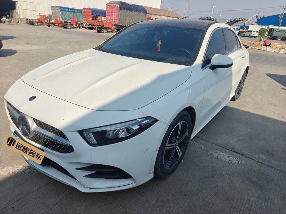 Mercedes-Benz A-Class 2023 — фото автомобиля
