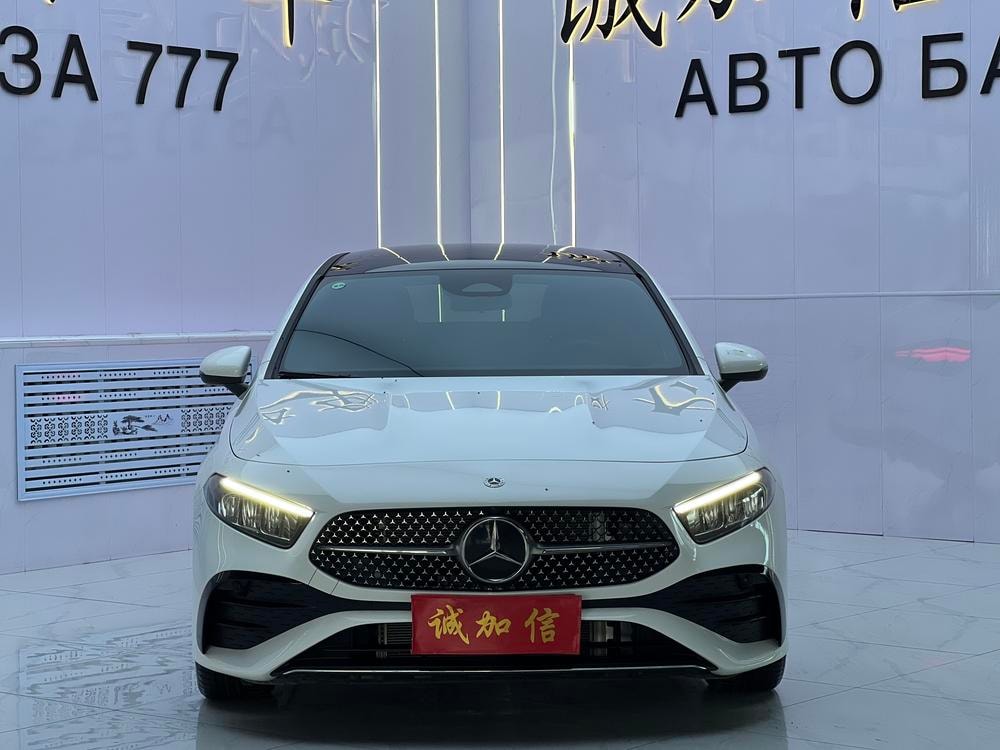 Mercedes-Benz A-Class 2023 — фото автомобиля 1