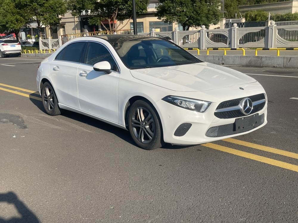 Mercedes-Benz A-Class 2020 — фото автомобиля