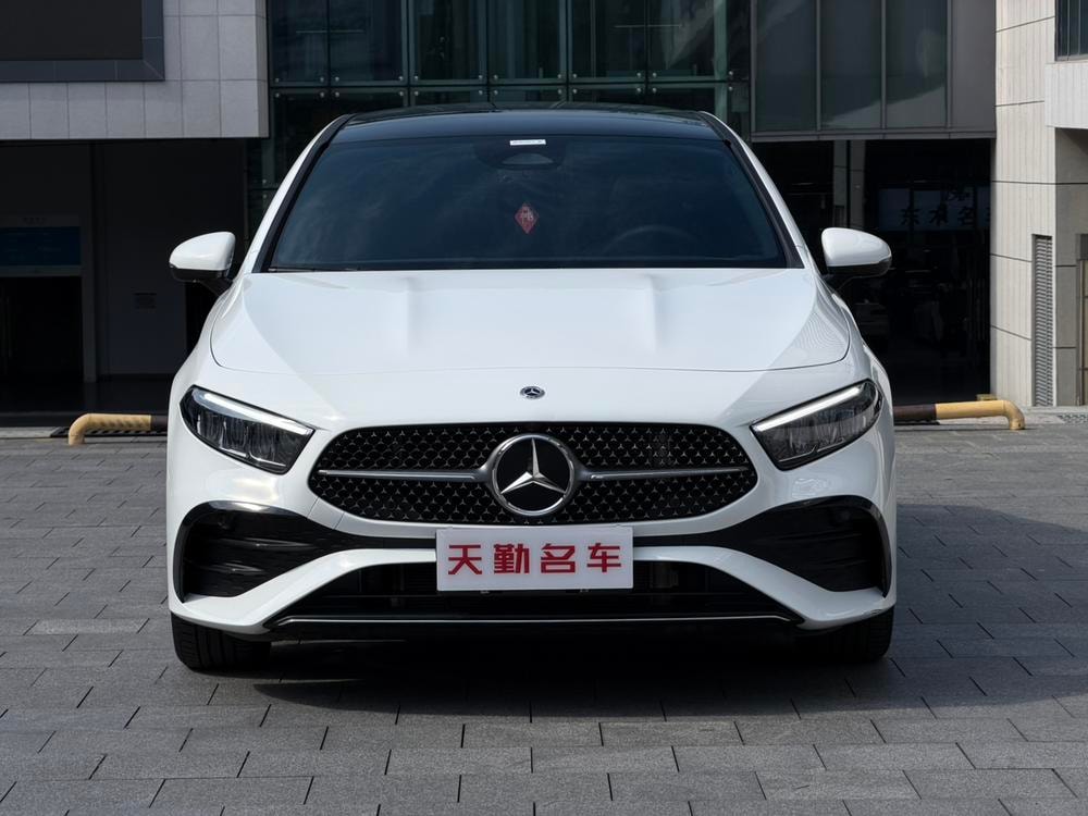 Mercedes-Benz A-Class 2023 — фото автомобиля