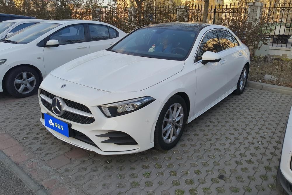 Mercedes-Benz A-Class 2020 — фото автомобиля