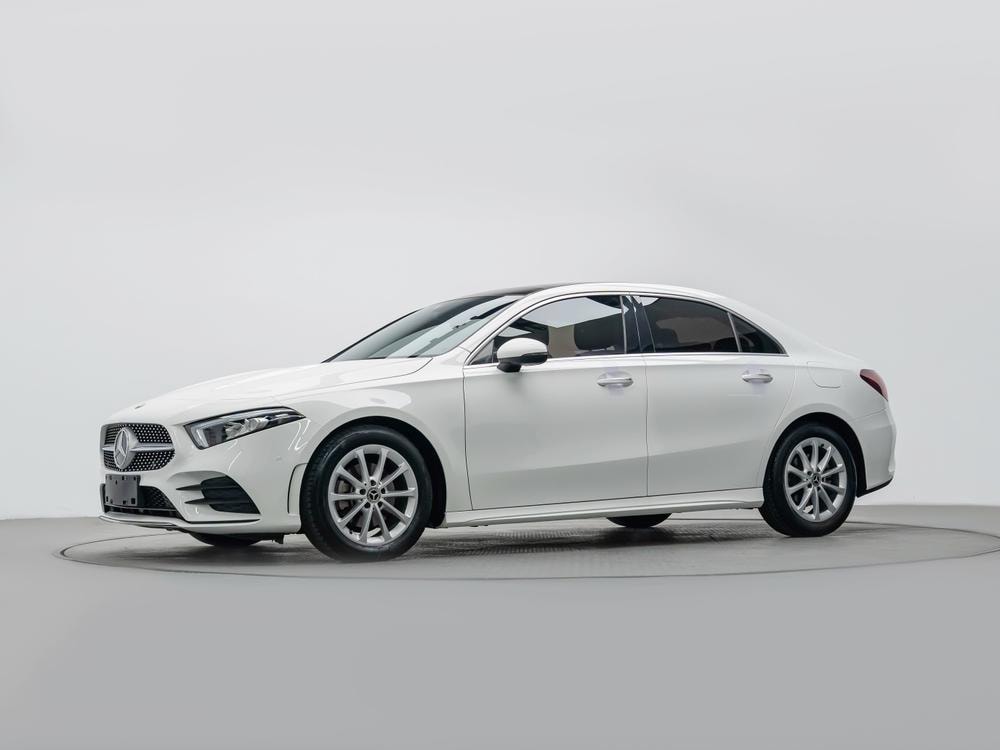 Mercedes-Benz A-Class 2021 — фото автомобиля