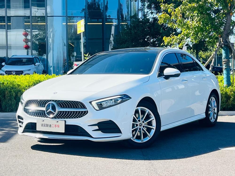 Mercedes-Benz A-Class 2021 — фото автомобиля