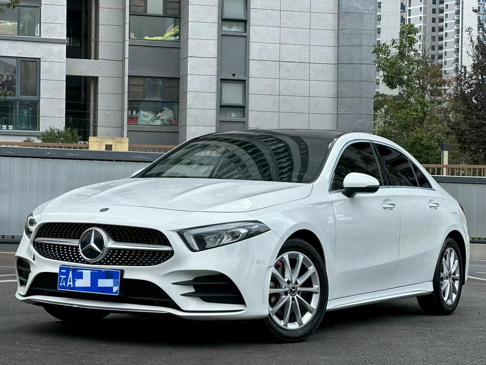 Mercedes-Benz A-Class 2021 — фото автомобиля