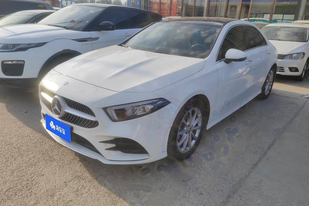 Mercedes-Benz A-Class 2019 — фото автомобиля